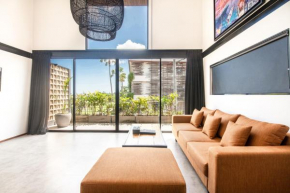 Loft Living, 200m To Canggu's Trendy Beach